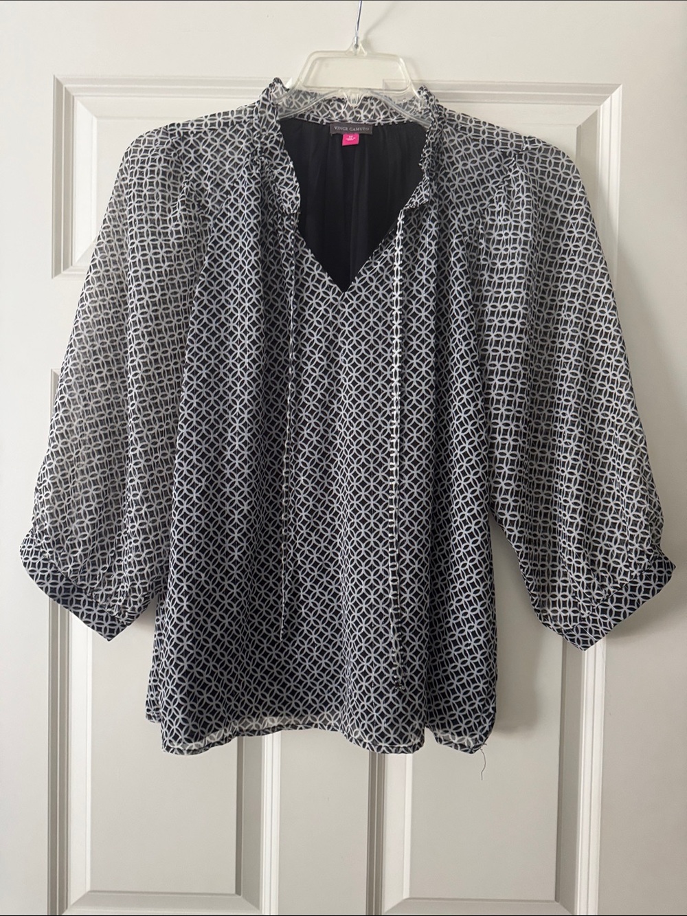 Vince Camuto Black and White Geometric Elbow Sleeve Blouse size M